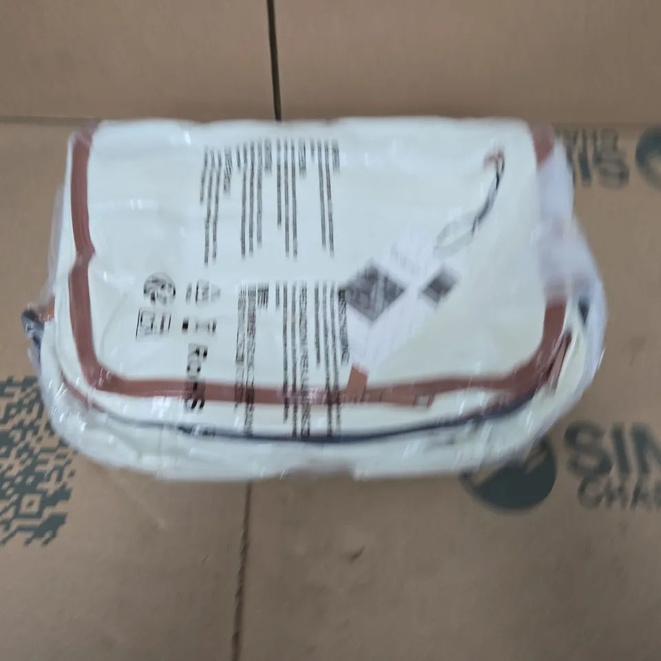 TAYGEER WHITE TRAVEL/STORAGE BAG 