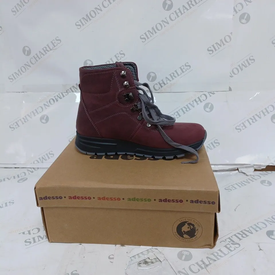 BOXED ADESSO DRY ROSE BOOTS- SIZE 6 