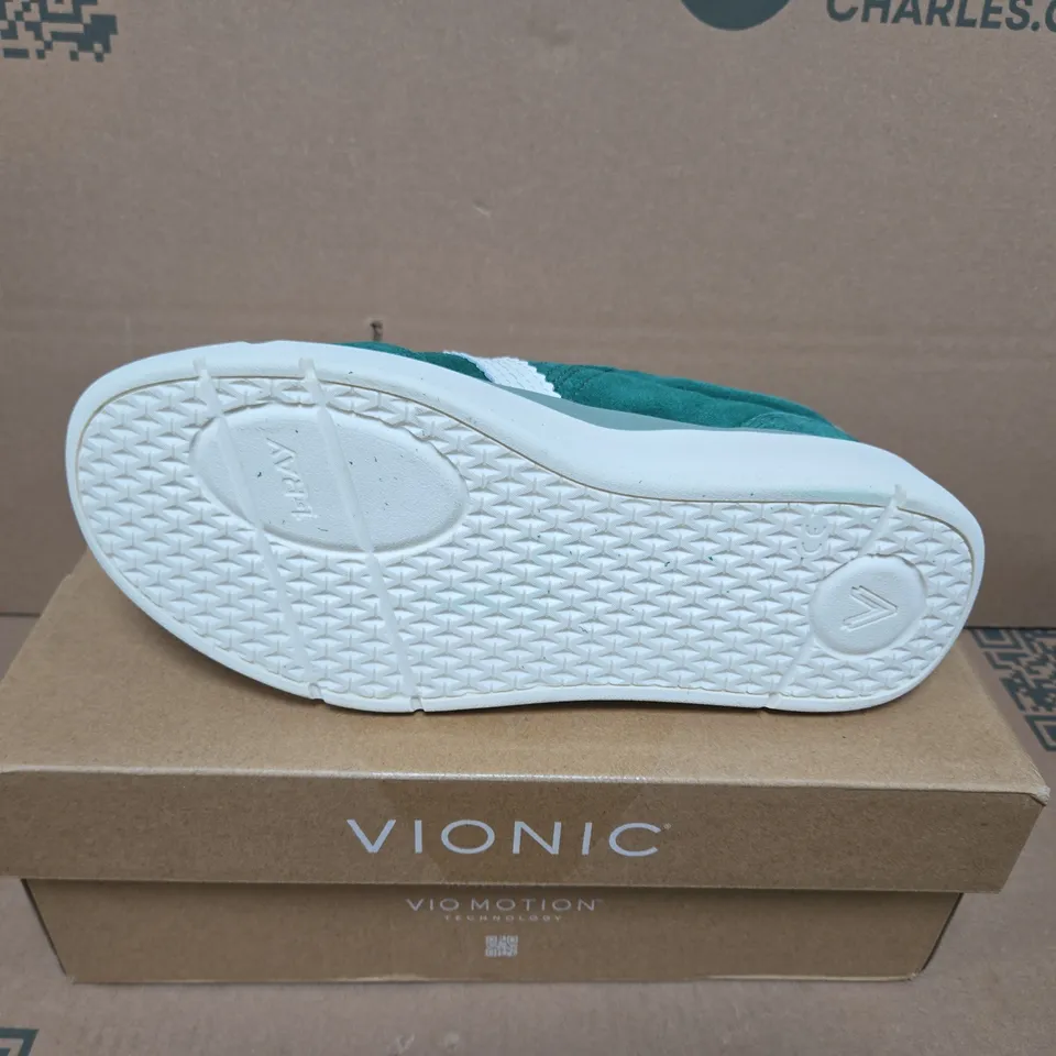 VIONIC CITY WALK TRAINER POSY GREEN SIZE 5