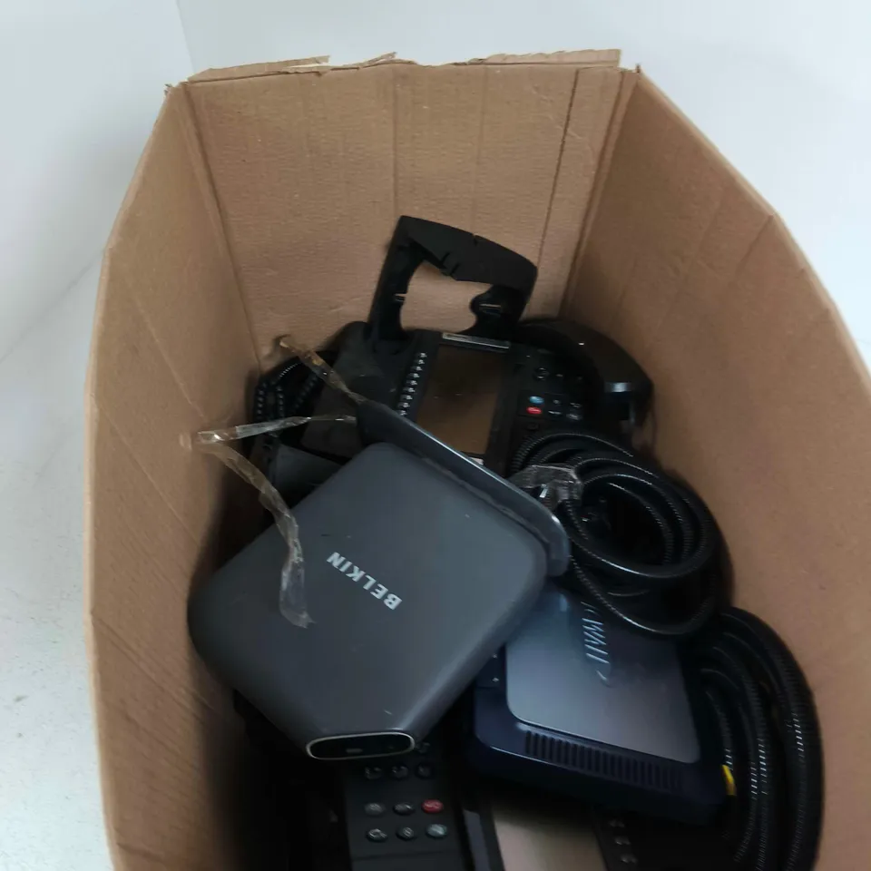 BOX OF APPROXIMATELY 12 ASSORTED TECH ITEMS TO INCLUDE: MITEL LANDLINE