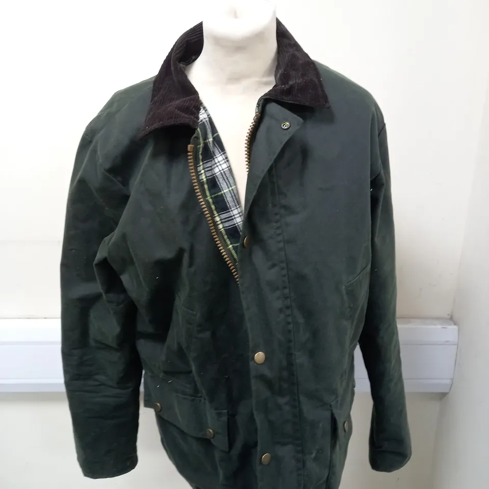 REGATTA PROFESSIONAL WINTER JACKET IN GREEN - M