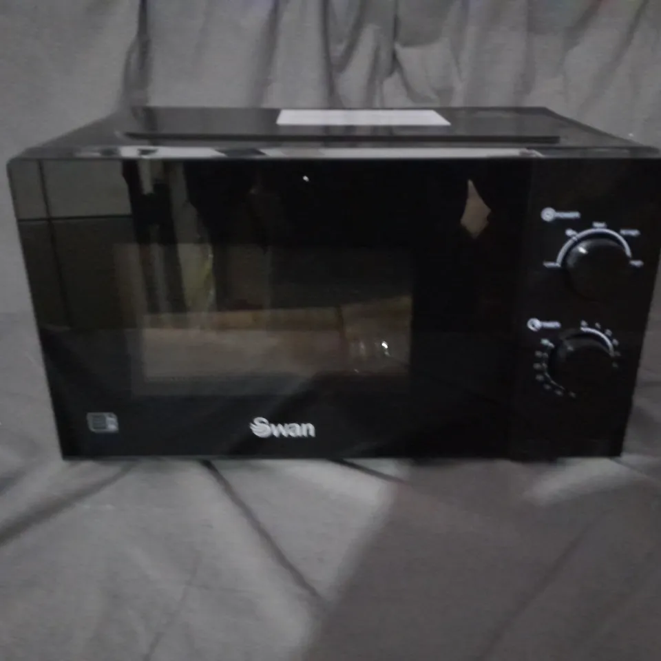 SWAN 20L 700W MANUAL MICROWAVE - BLACK - COLLECTION ONLY RRP £54