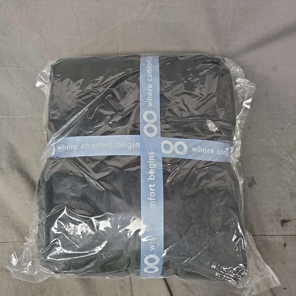 SEALED OODIE OVERSIZED HOODED BLANKET - BLACK