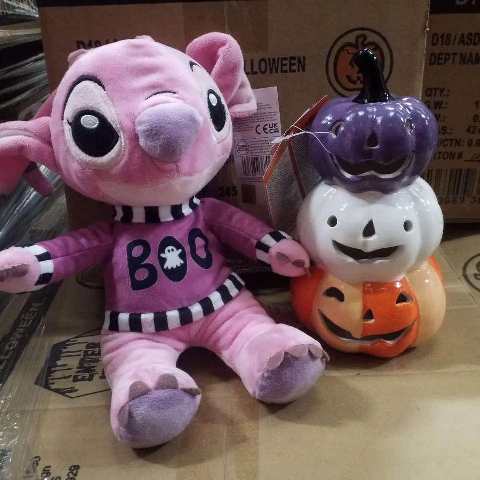 PALLET CONTAINING BRAND NEW HALLOWEEN DECORATIONS INCLUDING ANGEL STITCH PLUSHS & LIGHT UP PUMPKIN STACKS 