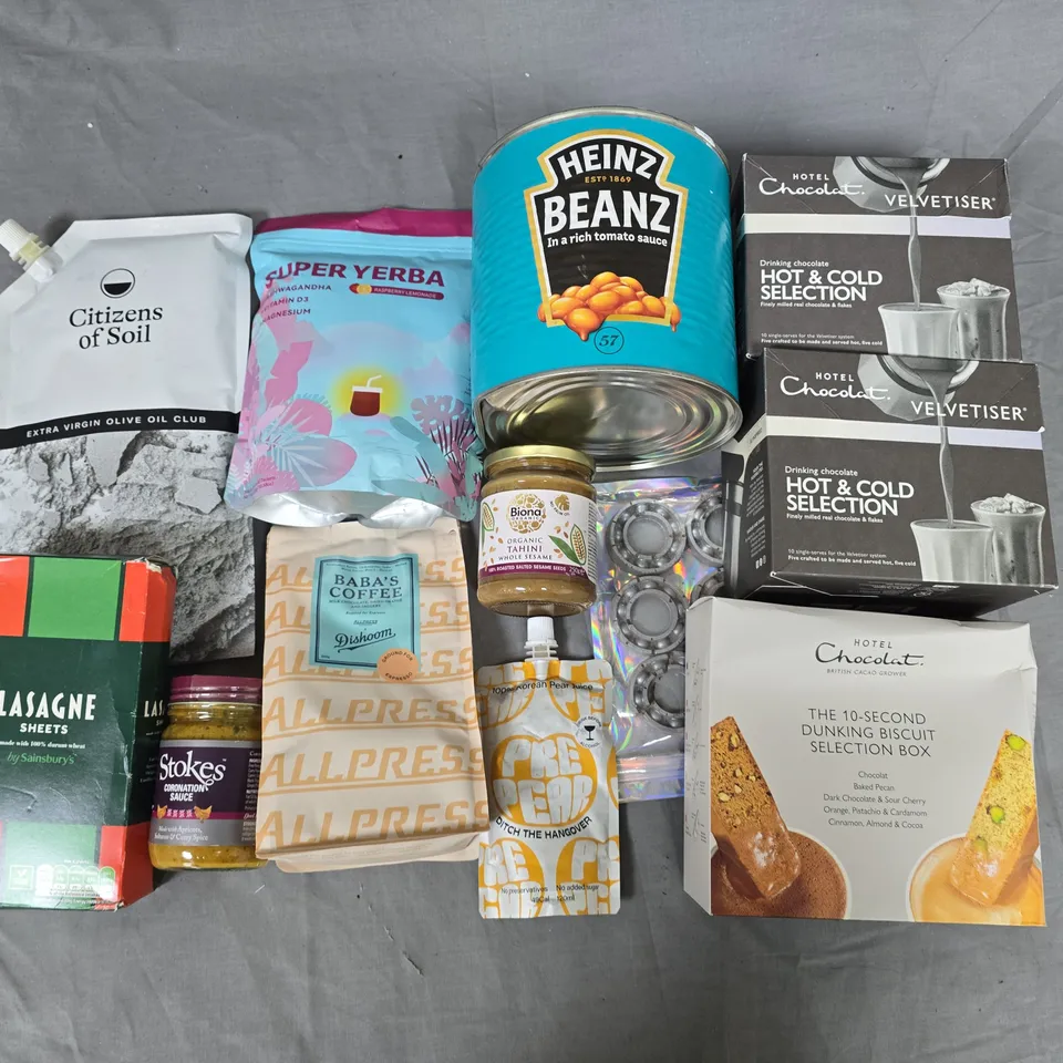 LOT OF APPROXIMATELY 17 ASSORTED FOOD ITEMS TO INCLUDE VELVETISER PACKS, SUPER YERBA AND OLIVE OIL