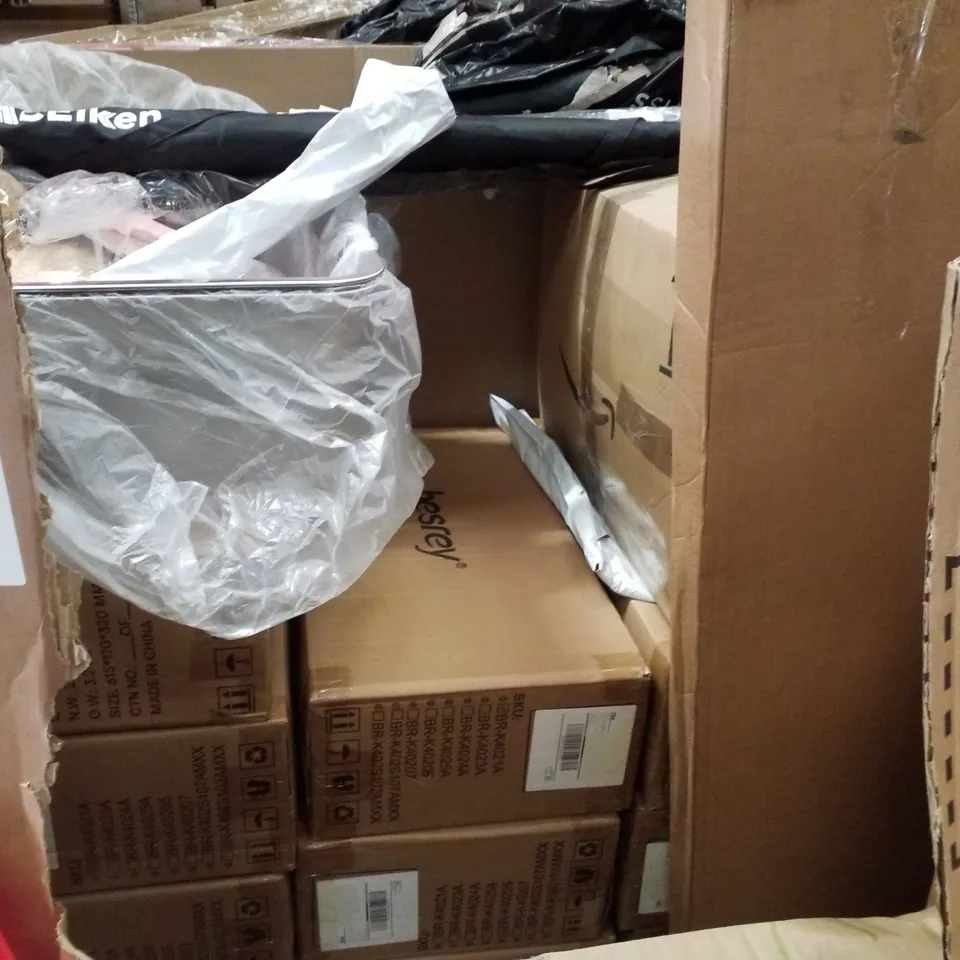 PALLET CONTAINING ASSORTED PRODUCTS INCLUDING KNITTING MACHINE, OIL FILLED RADIATOR, BESREY KIDS SCOOTERS, BUSY BOARD AND EXCAVATOR TOY