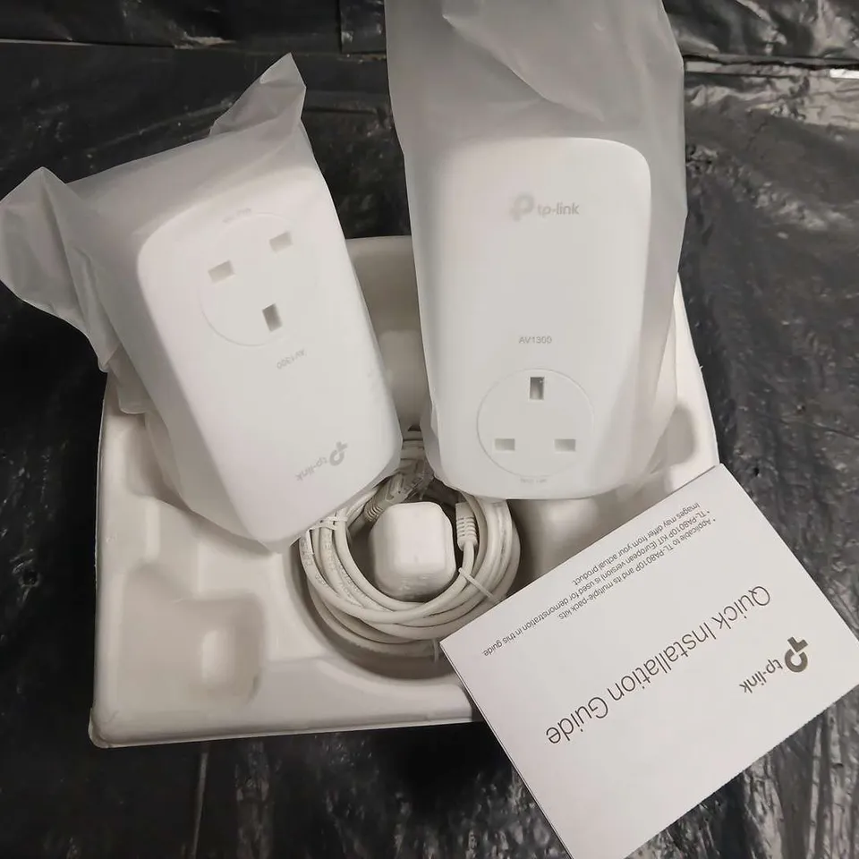 TP-LINK PASSTHROUGH POWERLINE NETWORK EXTENDER KIT AV1300 – TL-PA8010P KIT, BOXED