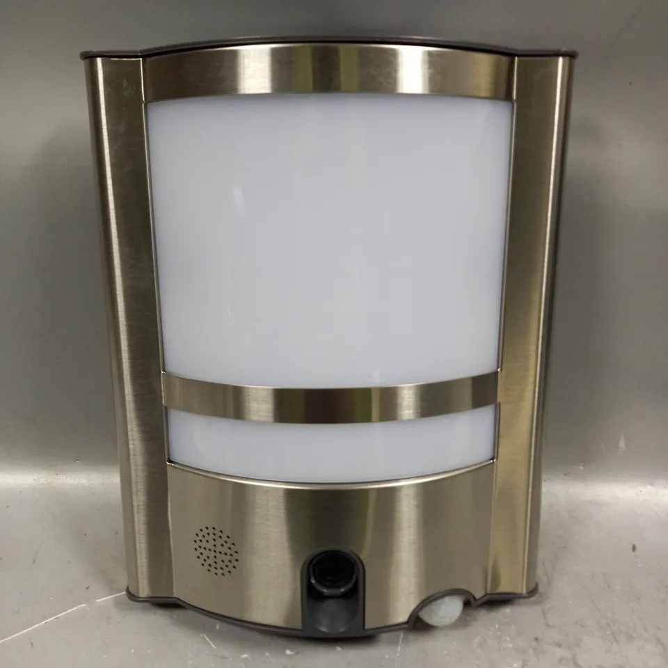 LUTEC VESTA CAMERA/SECURITY WALL LIGHT 