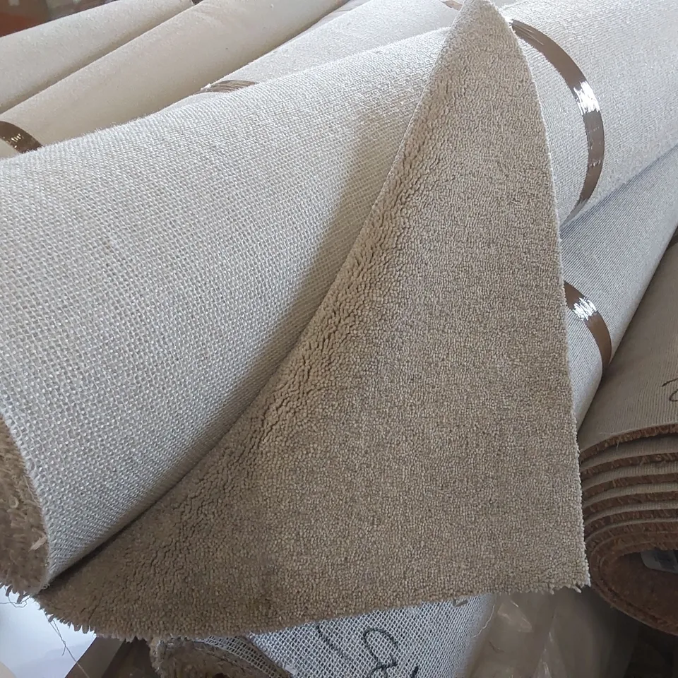 ROLL OF QUALITY CRESTA HEATHERS CARPET - APPROXIMATELY 5 x 2.96m