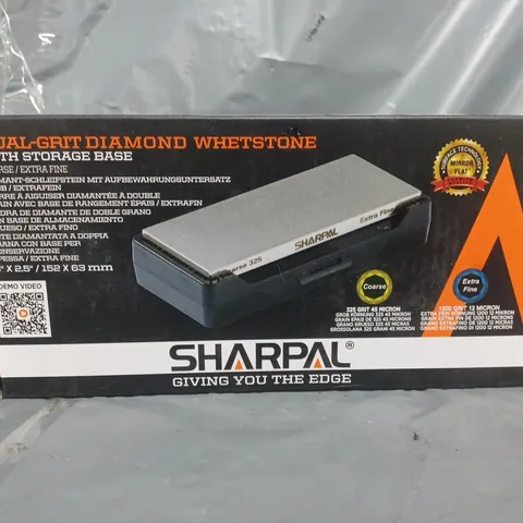 BOXED SHARPEL DUAL-GRIT DIAMOND WHETSTONE WITH STORAGE BASE