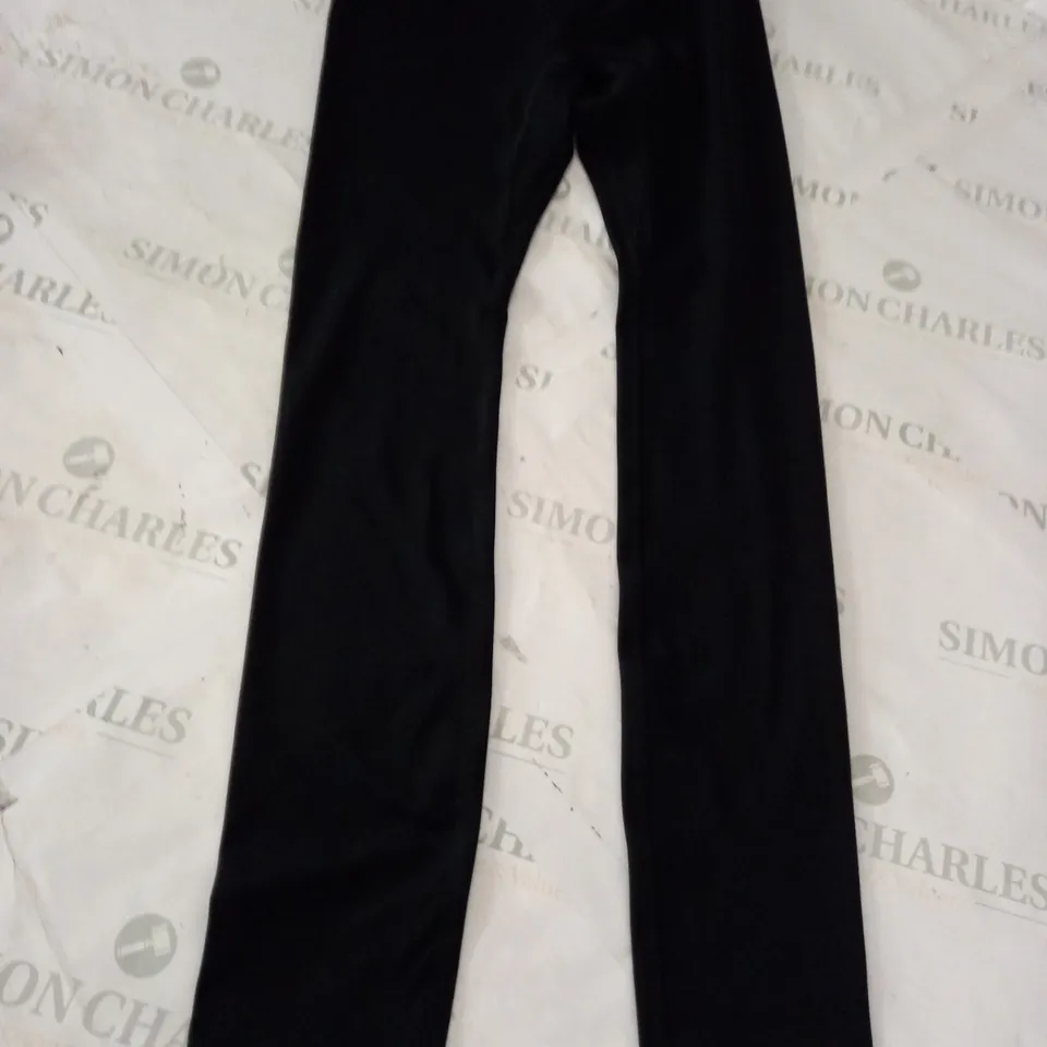 GYMSHARK LEGGING PANTS IN BLACK - SMALL