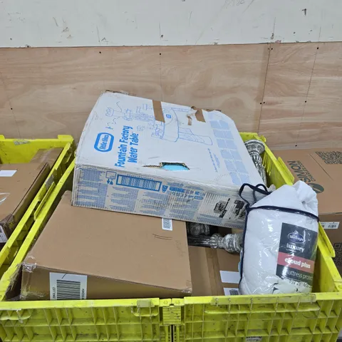 PALLET CONTAINING A LARGE AMOUNT OF ASSORTED ITEMS TO INCLUDE LITTLE TIKES FOUNTAIN FACTORY WATER TABLE, SILENT NIGHT MATTRESS PROTECTOR ETC