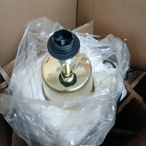 FLOOR LAMP WITH E27 SOCKET AND CIRCULAR SHADE FRAME