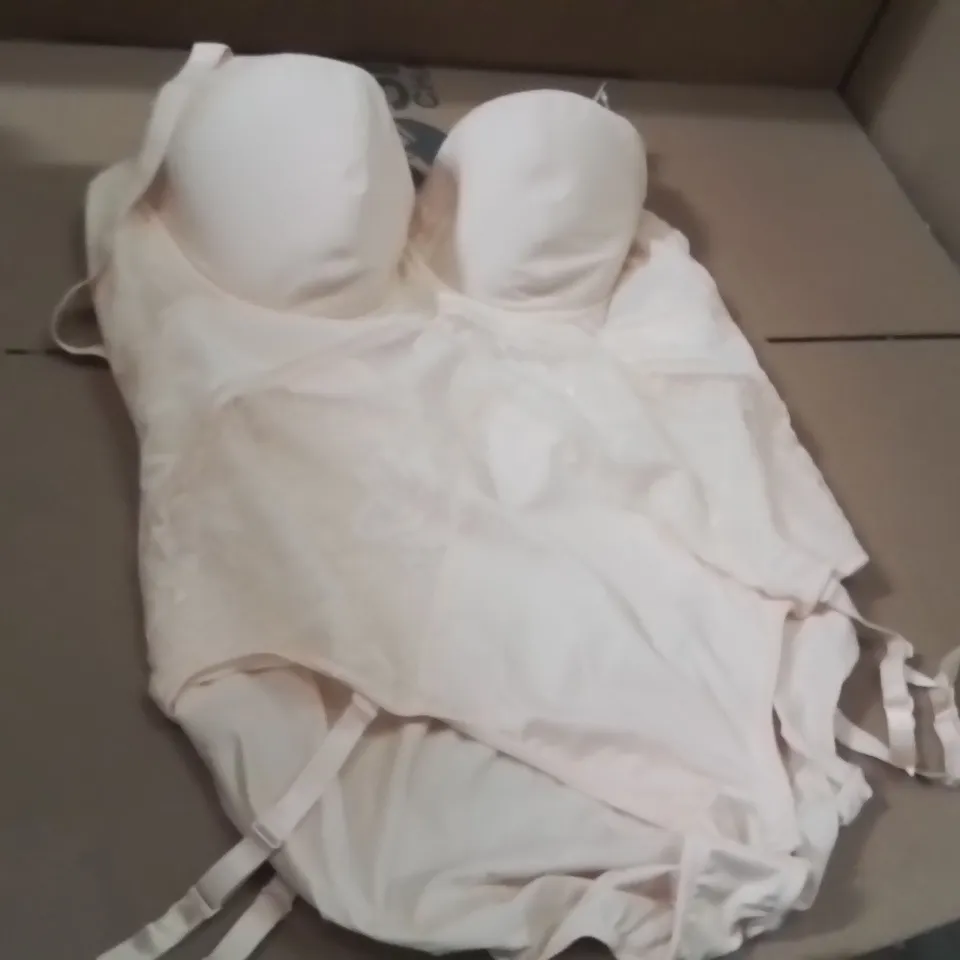BOXED BRAND NEW APPROXIMATELY 5 SIMPLY BE PADDED BODY SUIT BLUSH SIZE 48D
