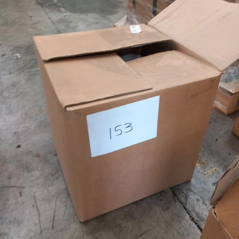 LARGE QUANTITY OF WHITE LAUDRY BAGS