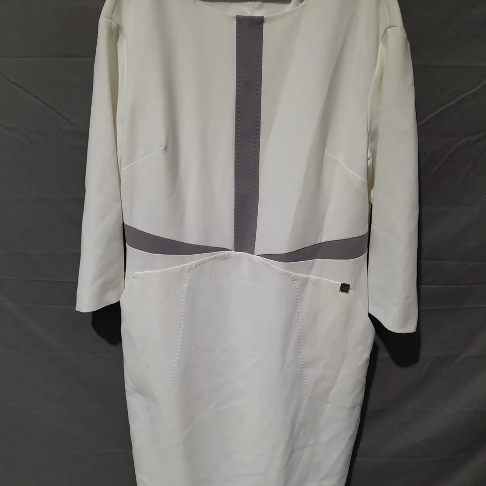 PAOLA COLLECTION BOAT NECK SLEEVED DRESS IN WHITE WITH GREY TRIM - 42
