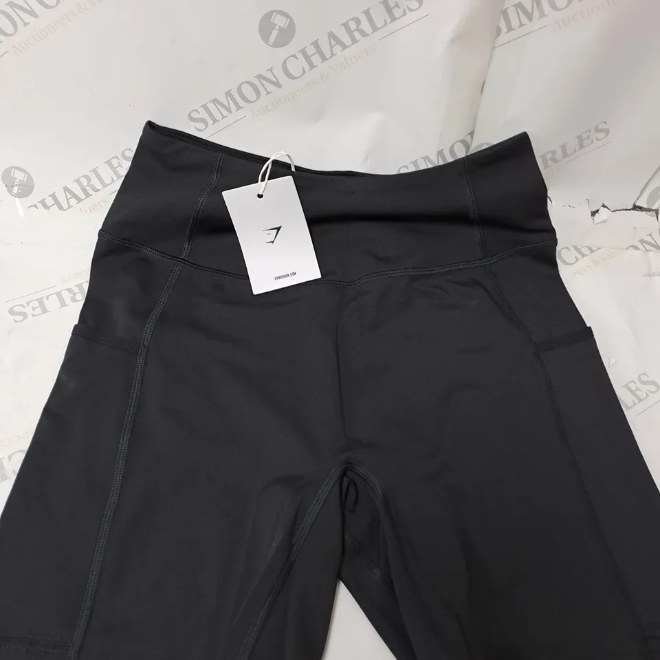 GYMSHARK BLACK POCKET SHORTS SIZE M 
