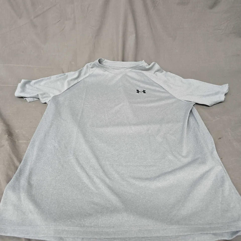 UNDER ARMOUR LIGHT GREY GYM TOP SIZE M