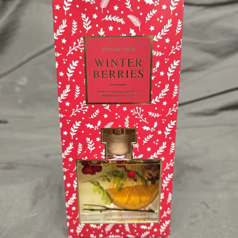 4 BOXED WINTER BERRIES BOTANICAL DIFFUSERS - COLLECTION ONLY