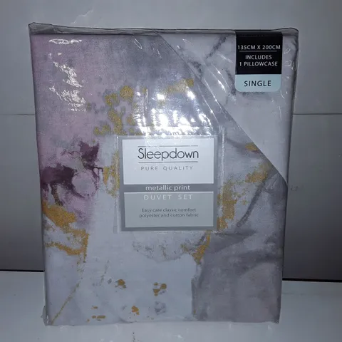 SLEEPDOWN METALLIC PRINT DUVET SET IN SINGLE