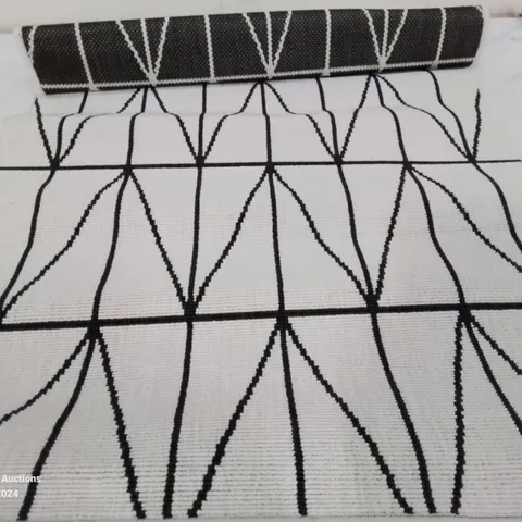 BRAND NEW PACO HOME 224 BRUGGE 80X150CM WHITE RUG.