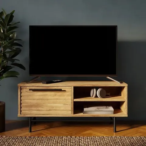 BOXED BRYANT SMALL TV UNIT FOR TVS UP TO 40" - MANGO WOOD EFFECT (1 BOX)
