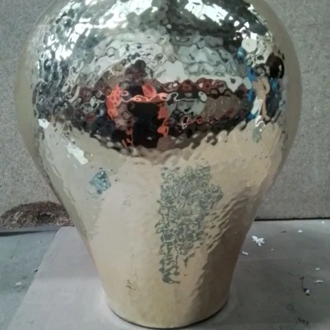 NURA LARGE VASE HAMMERED GOLD EFFECT