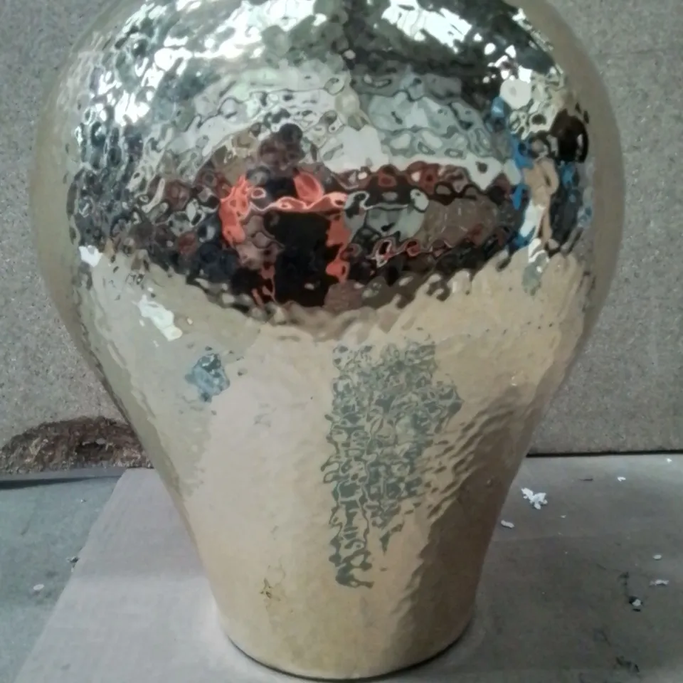 NURA LARGE VASE HAMMERED GOLD EFFECT 