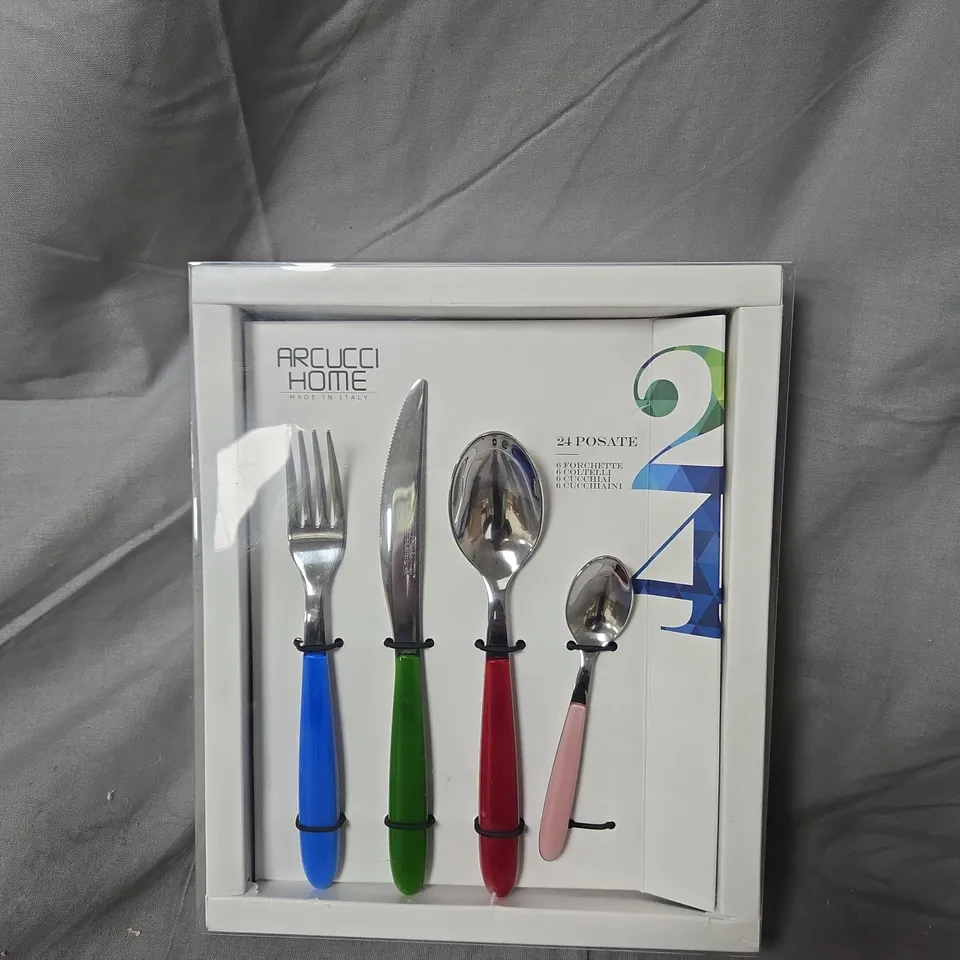 ARCUCCI HOME 24 CUTLERY SET – 24 PIECES WITH COLOUR-CODED HANDLES