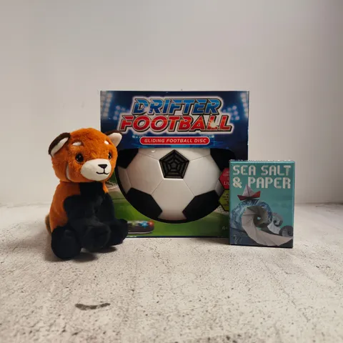 APPROXIMATELY 10 ASSORTED TOYS AND GAMES TO INCLUDE SEA SALT & PAPER, DRIFTER FOOTBALL, ETC