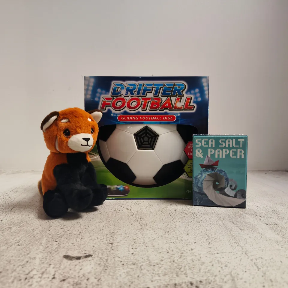 APPROXIMATELY 10 ASSORTED TOYS AND GAMES TO INCLUDE SEA SALT & PAPER, DRIFTER FOOTBALL, ETC