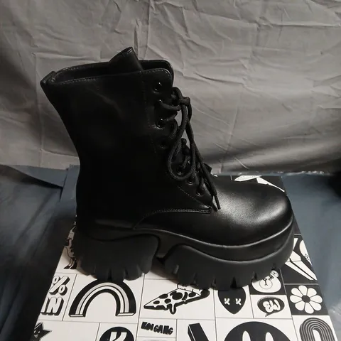 KOI RANCOR BLACK LEATHER PLATFORM COMBAT BOOTS – LACE-UP, SIZE 4