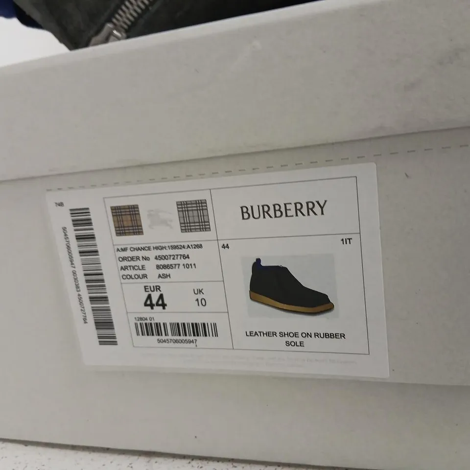 BURBERRY LEATHER SHOE ON RUBBER SOLE – UK 10 (EU 44), GREY SUEDE UPPER