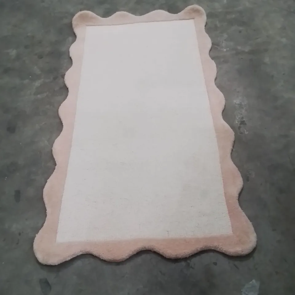 QUALITY DESIGNER AREA RUG - APPROXIMATELY 150X80CM