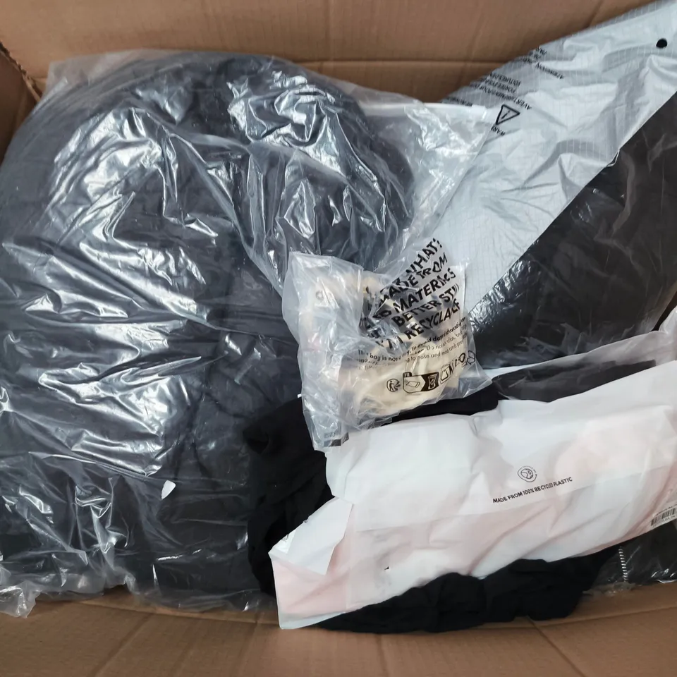 APPROXIMATELY 25 ASSORTED CLOTHING ITEMS IN VARIOUS SIZES, STYLES & COLOURS TO INCLUDE BRANDS SUCH AS LOUNGE, PERFECT MOMENT, PAPAYA, ETC - COLLECTION ONLY