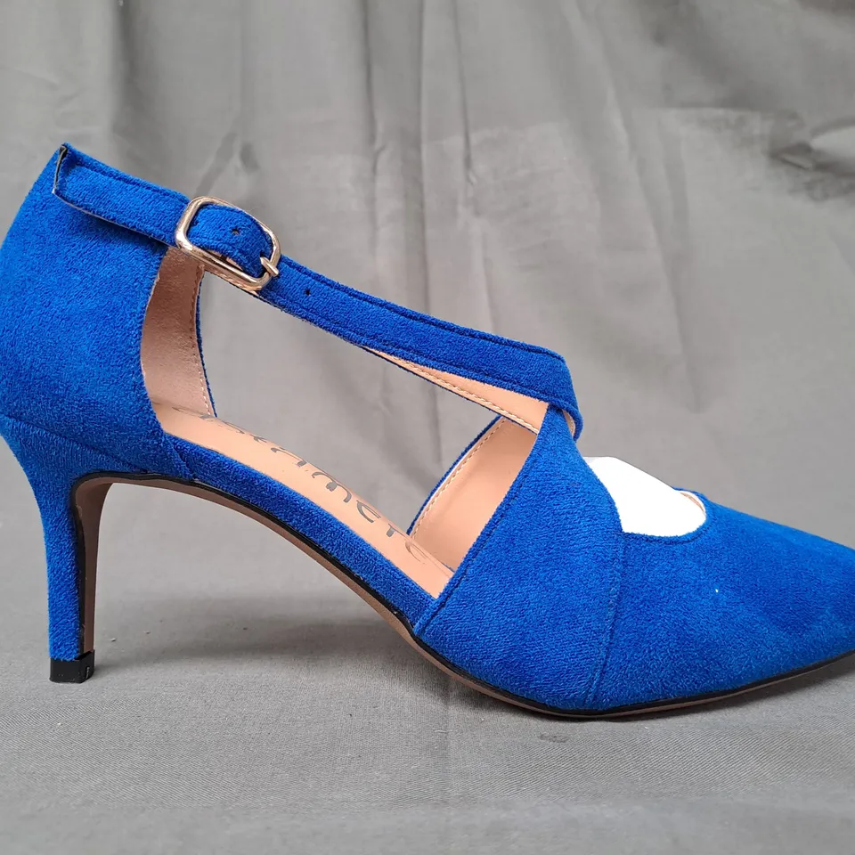 BOXED PAIR OF CASTAMERE POINTED TOE HEELED SHOES IN BLUE EU SIZE 35.5
