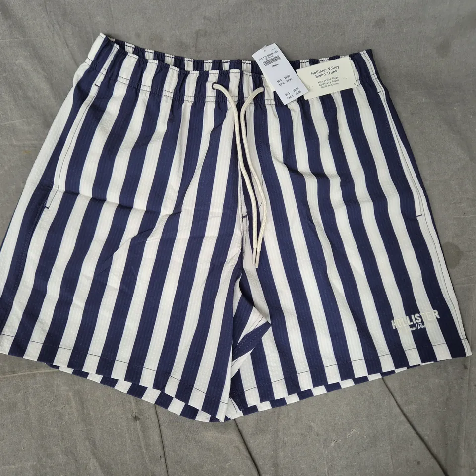 HOLLISTER VOLLEY SWIM TRUNK – NAVY & WHITE STRIPE, UK SMALL