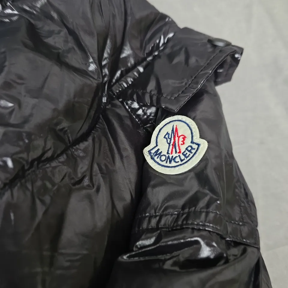 MONCLER FULL ZIP PADDED COAT - SIZE XL