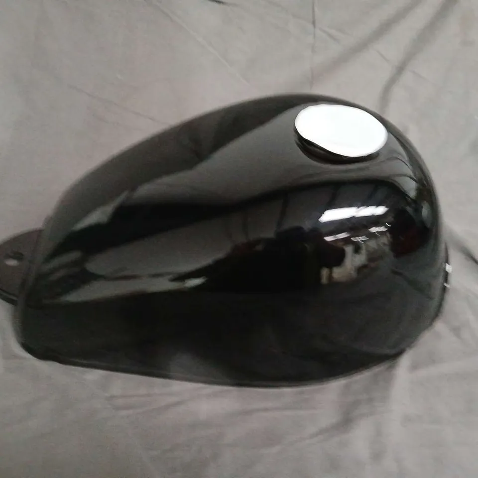 UNBRANDED FUEL TANK 