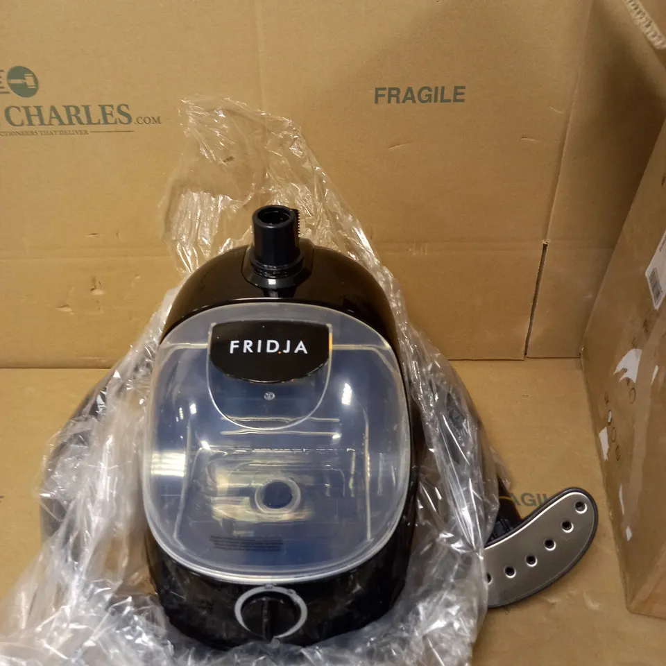 FRIDJA F1000 PROFESSIONAL VERTICAL GARMENT STEAMER