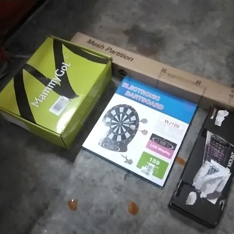 PALLET OF HOUSEHOLD ITEMS TO INCLUDE ROLLER SKATES, ELECTRONIC DARTBOARD, KEYBOARD, MESH PARTITION AND OTHER ASSORTED ITEMS...