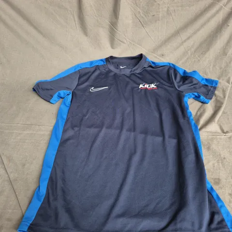 NIKE DRI-FIT SLIM FIT SPORT T-SHIRT – NAVY WITH BLUE PANELS, SIZE M