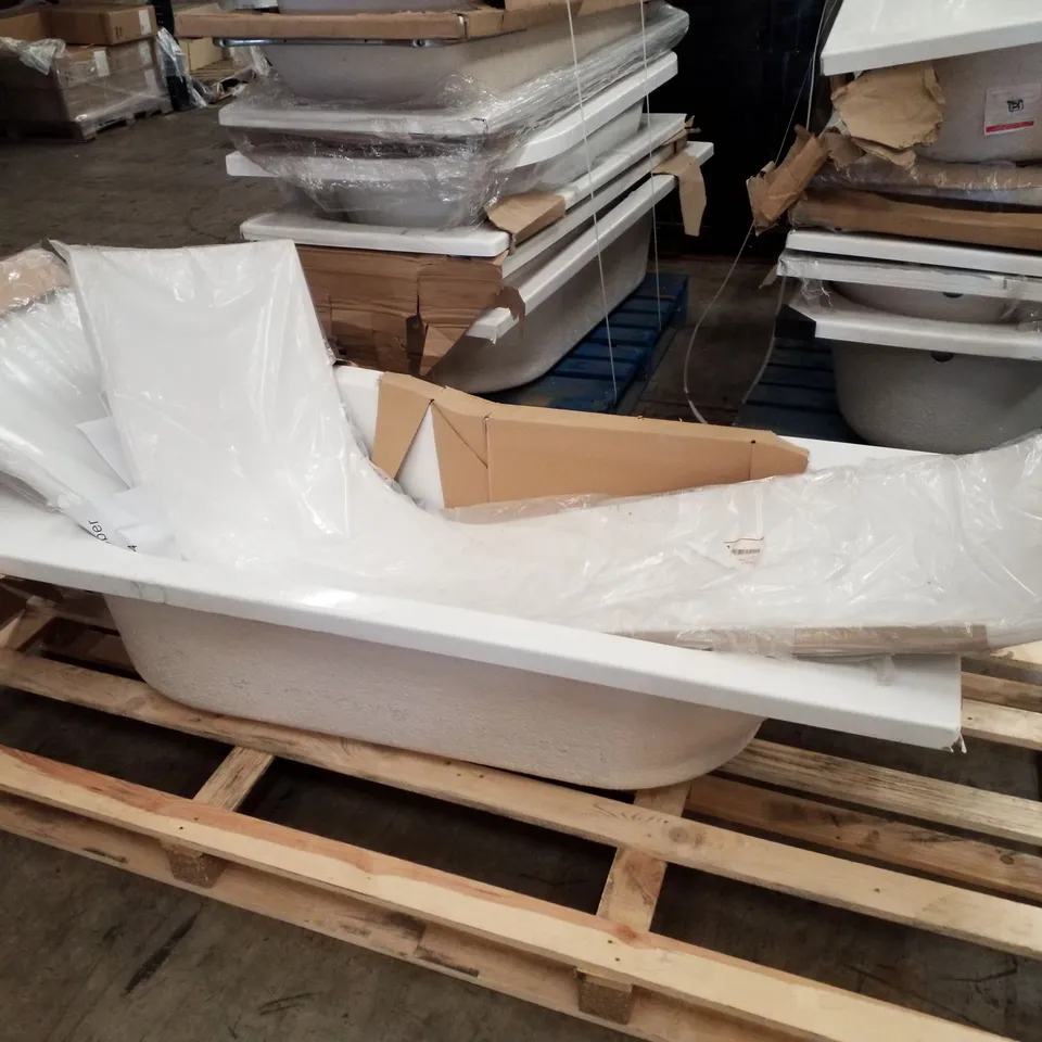 PALLET CONTAINING BATH TUB & SIDE PANELS