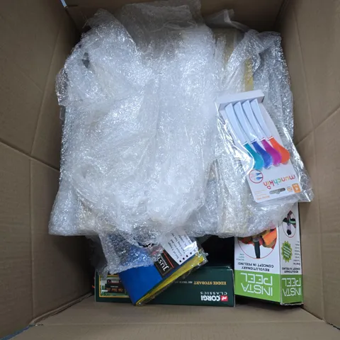 BOX OF APPROXIMATELY 20 ASSORTED HOUSEHOLD ITEMS INCLUDING MUNCHKIN SAFETY SPOONS , INSTA PEEL AND RECYCLE CARRY BAGS