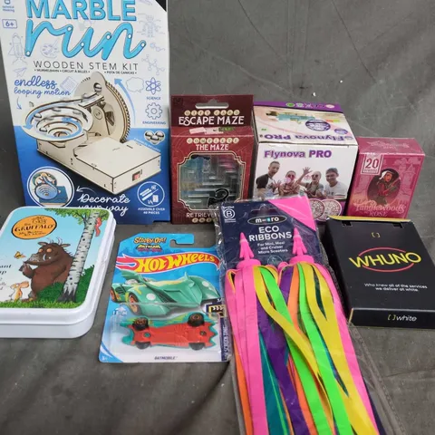 APPROXIMATELY 10 ASSORTED TOYS & GAMES PRODUCTS TO INCLUDE THE GRUFFALO, HOT WHEELS AND MAKE YOUR OWN MARBLE RUN