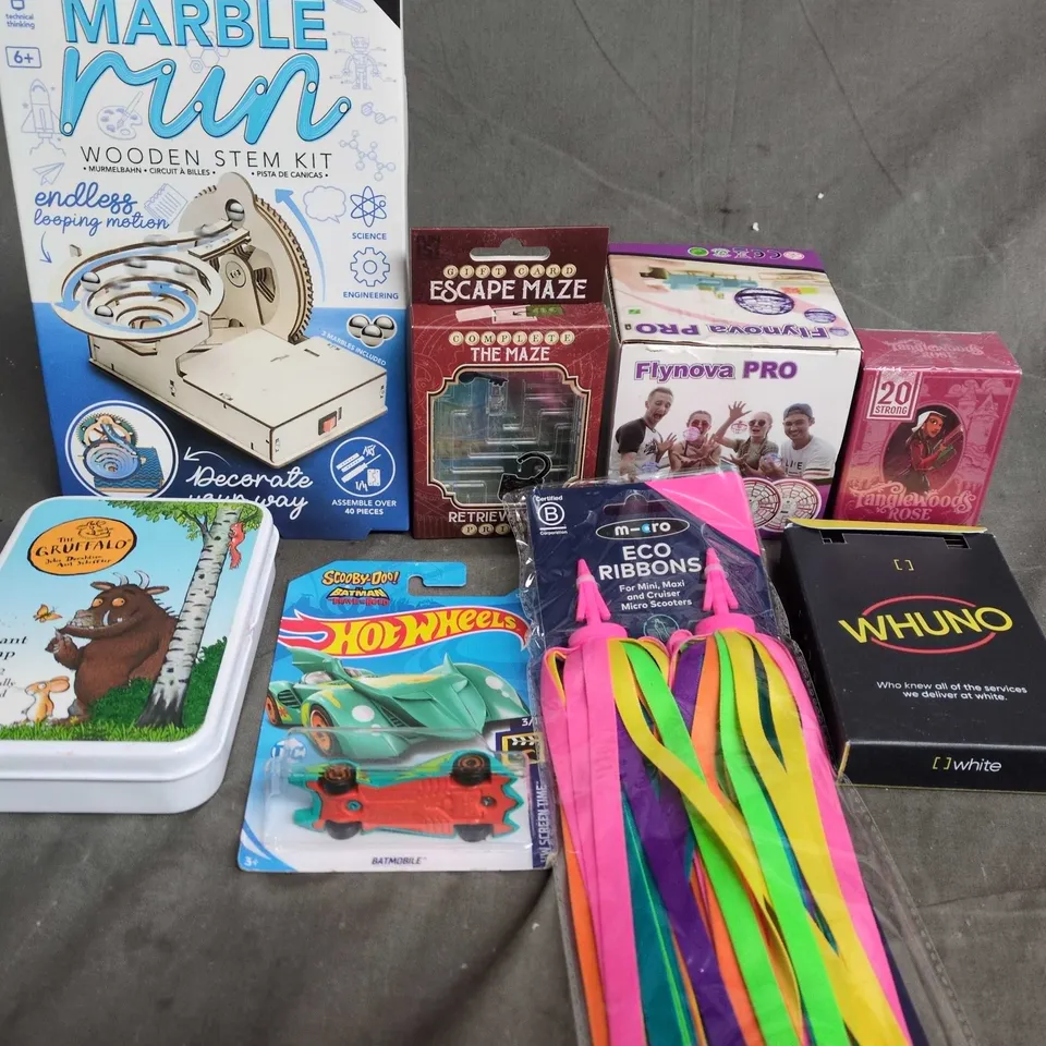 APPROXIMATELY 10 ASSORTED TOYS & GAMES PRODUCTS TO INCLUDE THE GRUFFALO, HOT WHEELS AND MAKE YOUR OWN MARBLE RUN 