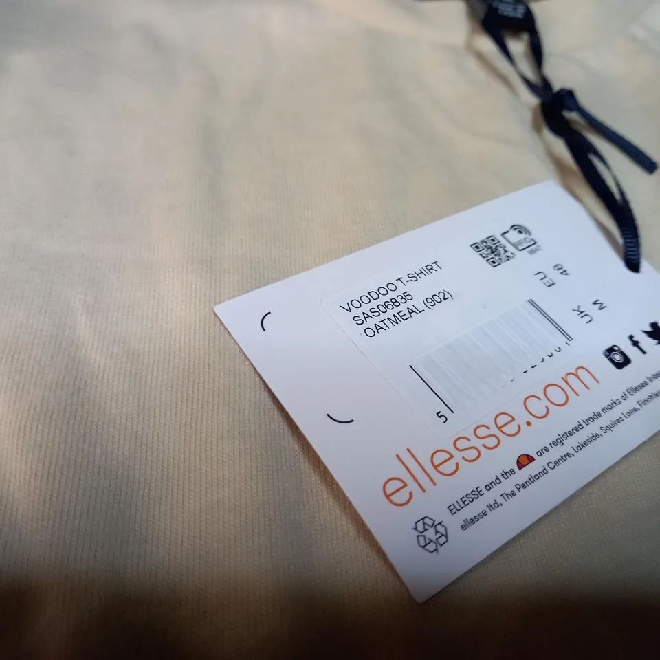 ELLESSE OATMEAL/LOGO T-SHIRT - MEDIUM