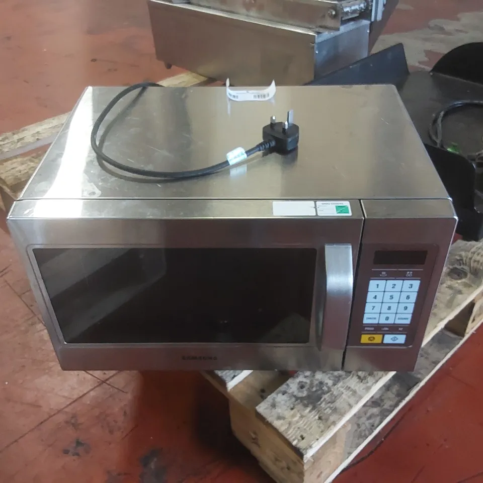 SAMSUNG CM1089 1100W MICROWAVE OVEN