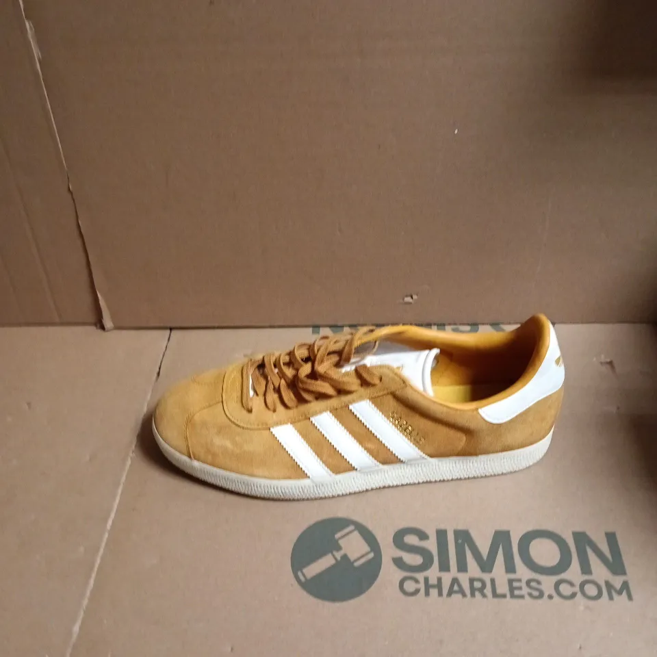 ADIDAS GAZELLE YELLOW SUEDE SNEAKERS WITH WHITE STRIPES – UK SIZE 10