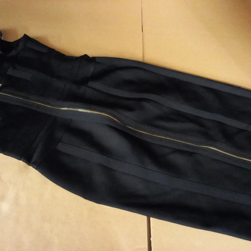 HOUSE OF LONDON BLACK BANDAGE DRESS - M